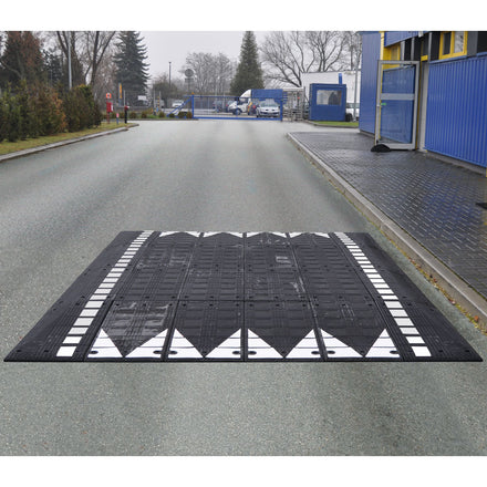 Traffic - Line Gamma 20mph Modular Speed Table L4000(mm) x W2700(mm) x H80(mm) - Black/White